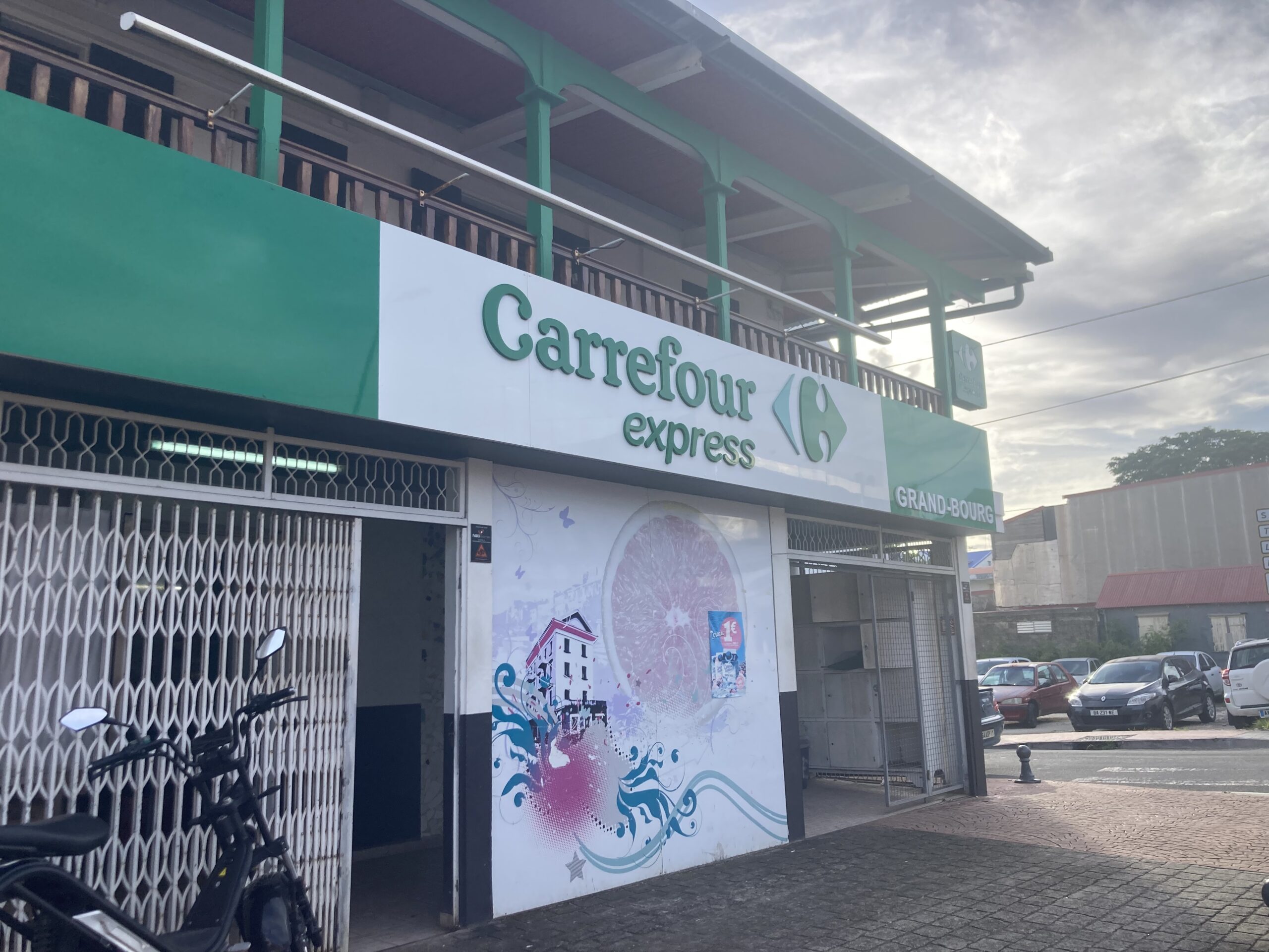 Carrefour Express cambriolé à Grand-Bourg : 10 000 euros de préjudice ...